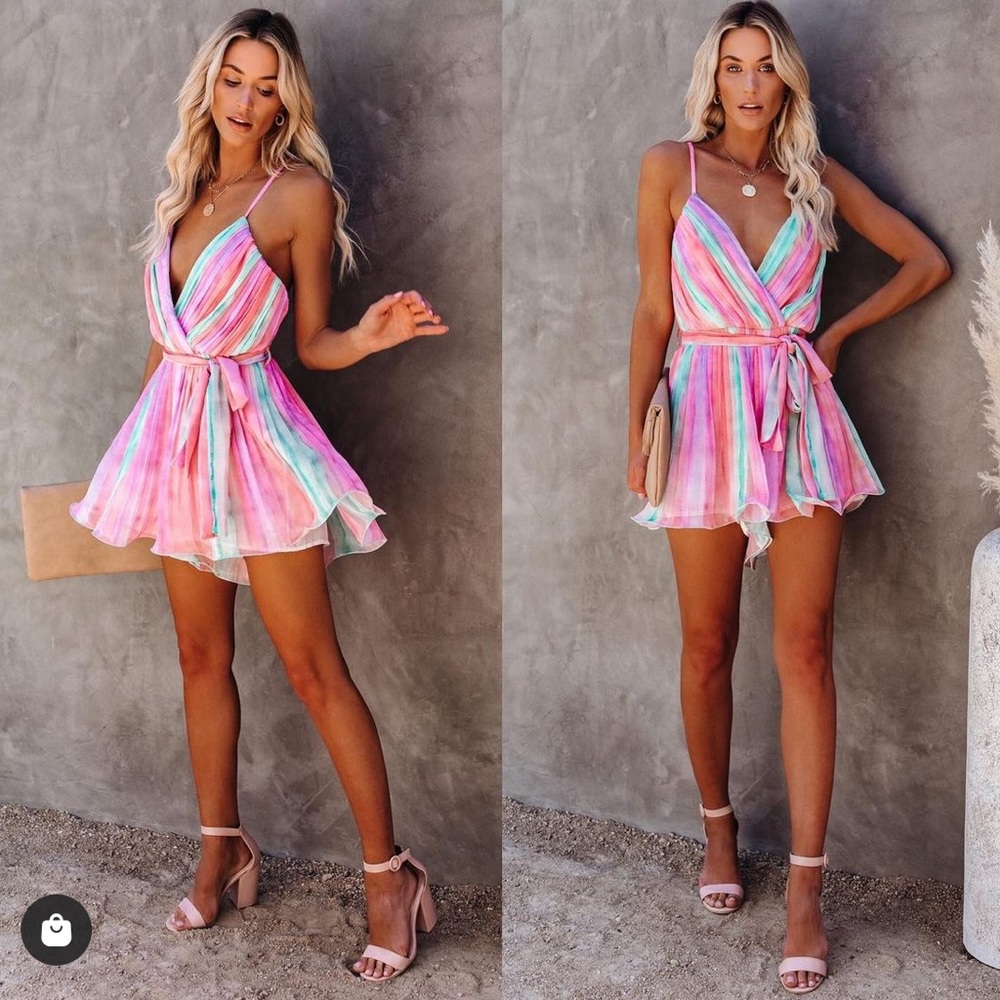 Vici In Vogue Pleated Romper with tie size: large